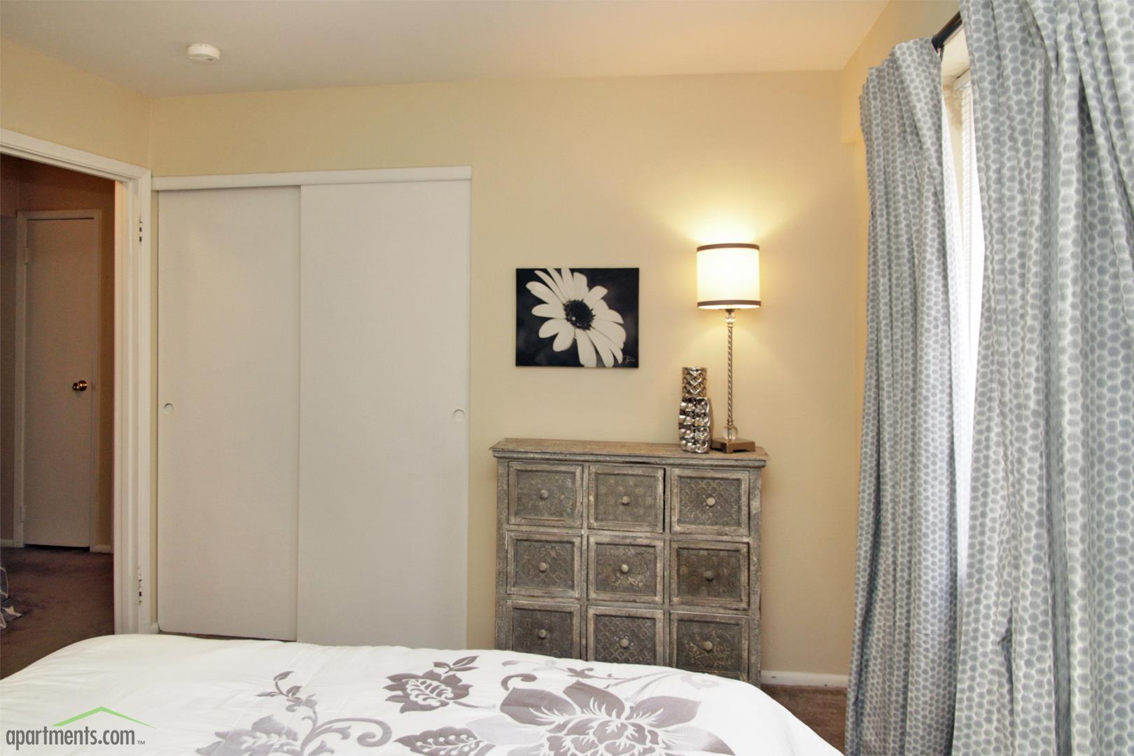 Eden Springs Apartments And Townhomes Eden Springs Apartments And Townhomes