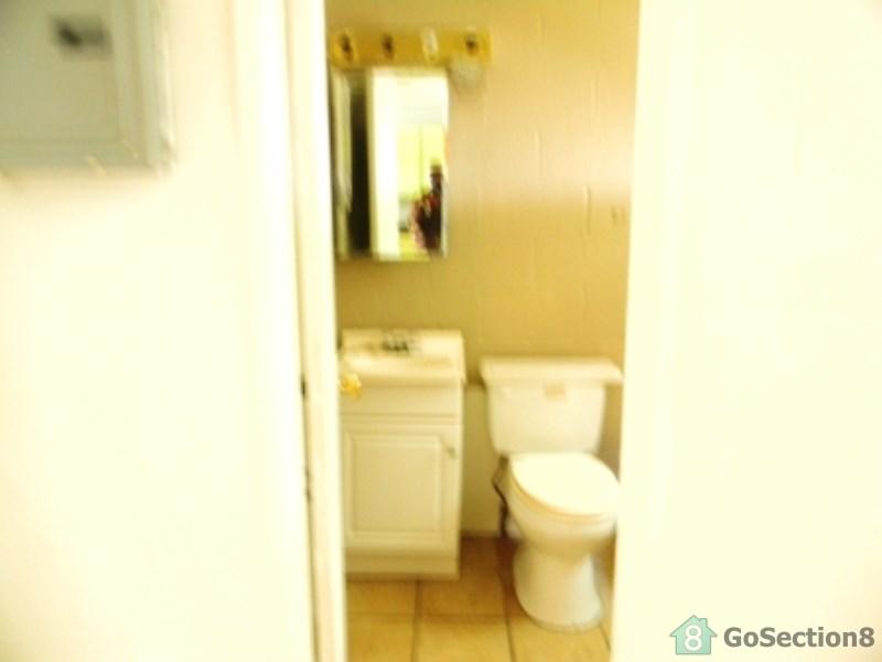 One BR, 500 sqft, $365 - One BR - 1 Bedrooms/one full bath apartment