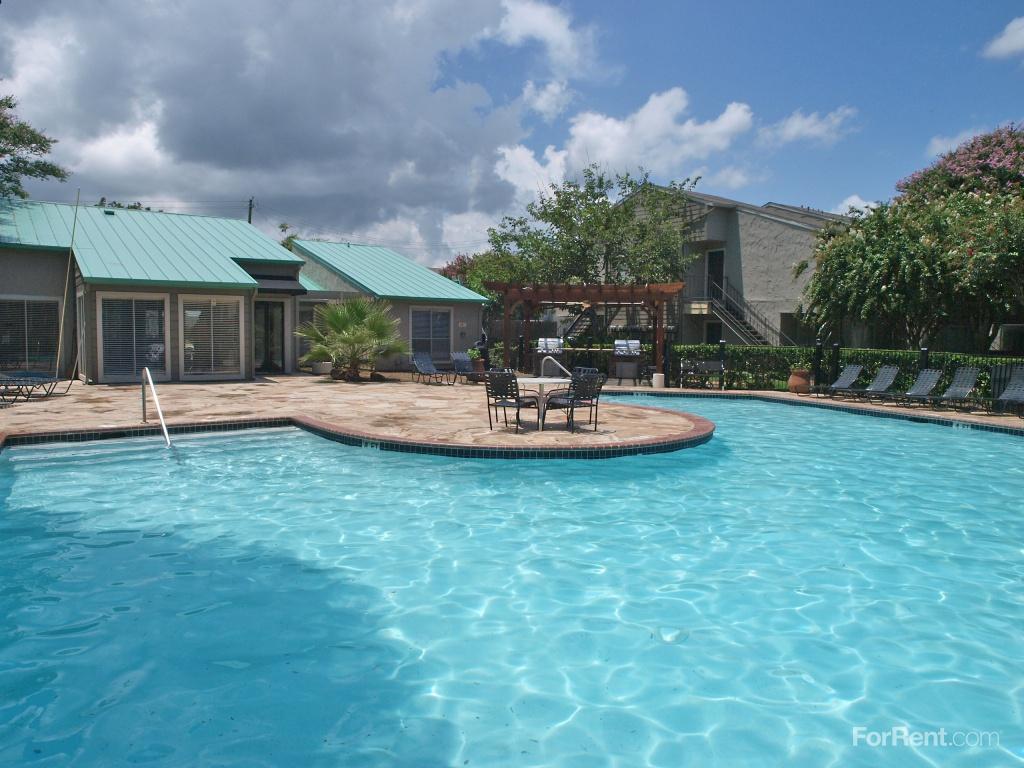 The Gateway at Ellington Apartments, Houston TX Walk Score