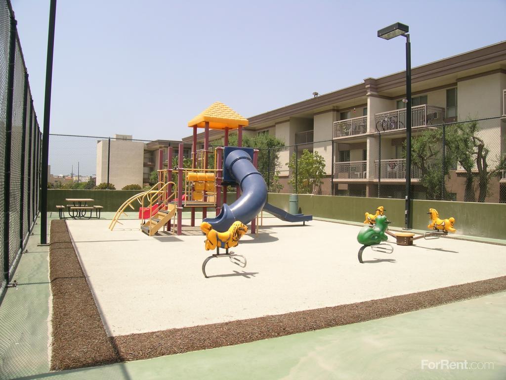 Oakwood Marina Del Rey Apartments, Los Angeles CA Walk Score