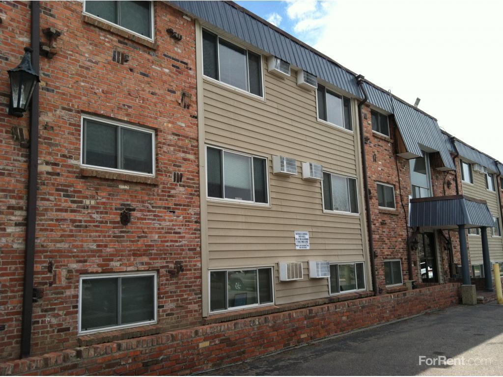 Cherry Plaza Apartments, Denver CO - Walk Score