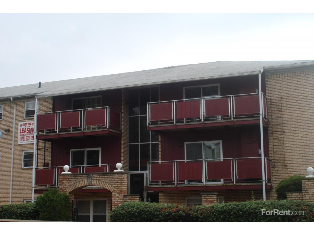 Felicia Village Apartments, Irvington NJ Walk Score