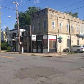 Photo of Doe's Eat Place