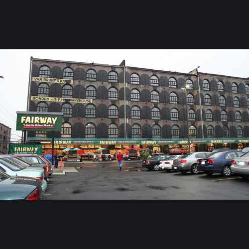 photo of Fairway Market at 480 Van Brunt Street Brooklyn NY 11231