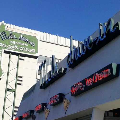 photo of Mel's Drive-In - Sherman Oaks at 14846 Ventura Boulevard Los Angeles CA 91403