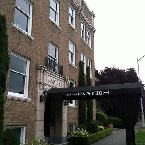 photo of Seattle Two BR Two BA, Rare southern corner unit in sought after at 2125 California Avenue Southwest Seattle WA 98116