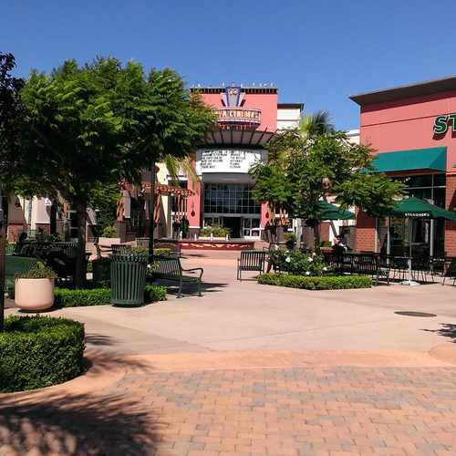 photo of 1032 South Oxnard Boulevard at 1012 Donlon Avenue Oxnard CA 93030