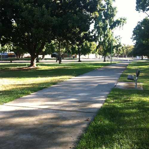 photo of Bear Flag Elementary School at 6620 Gloria Drive Sacramento CA 95831