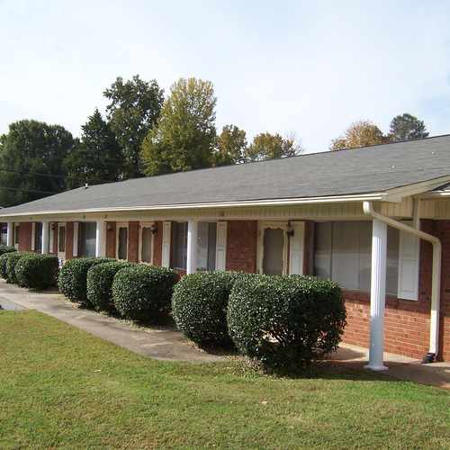 photo of Lynn Drive Apartments at 124 Lynn Drive Archdale NC 27263
