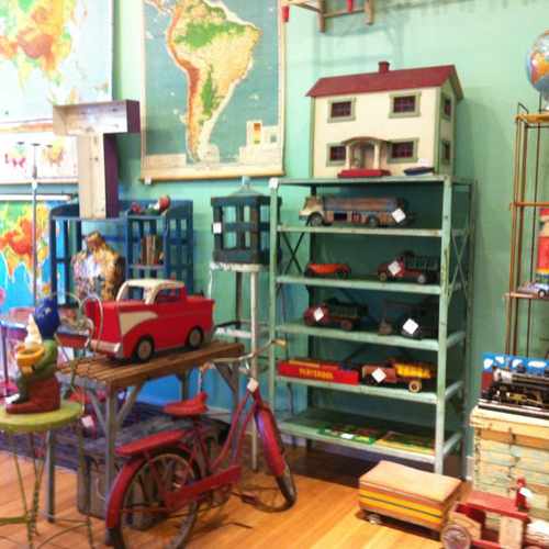 photo of Stars Too Popup Shop at 7011 Southeast Milwaukie Avenue Portland OR 97202