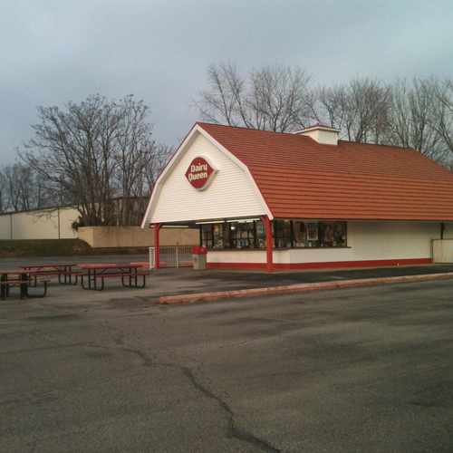 photo of DAIRY QUEEN STORE at 2423 South Walnut Street Bloomington IN 47401