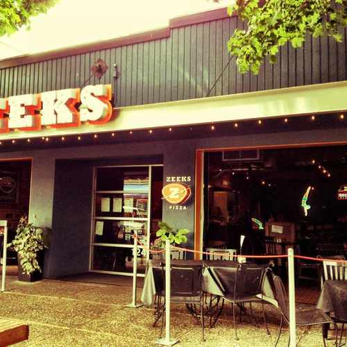 photo of Zeeks Pizza at 124 Park Lane Kirkland WA 98033