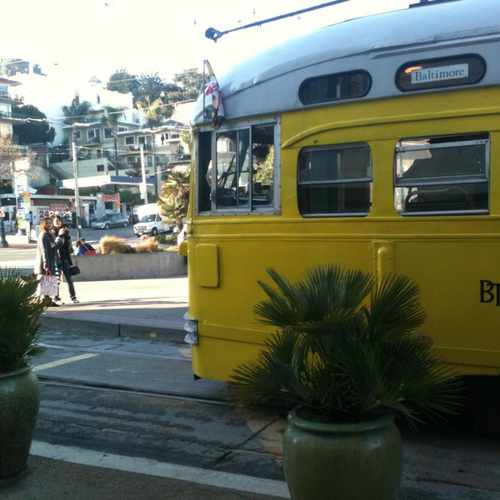 photo of Public Parklet at 3977 17th Street San Francisco CA 94114