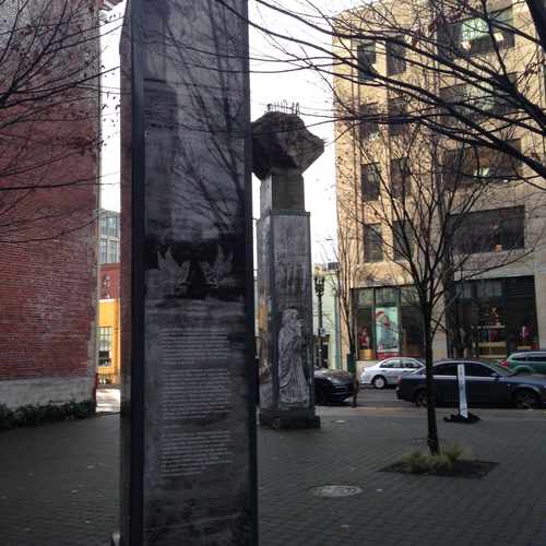 photo of The Lovejoy Columns at 914 NW Everett St Portland OR 97209
