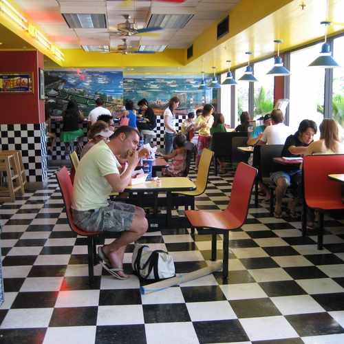 photo of Teddy's Bigger Burgers at 119 Kapahulu Avenue Honolulu HI 96815