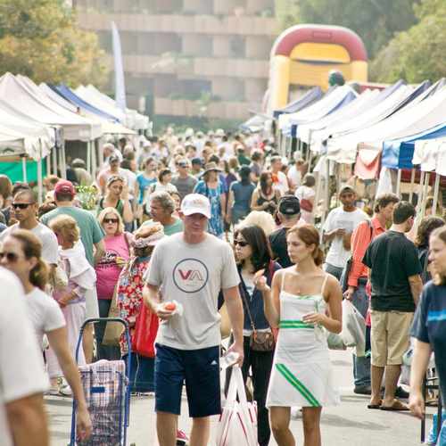photo of Brentwood Farmers Market Los Angeles at 799 South Gretna Green Way Los Angeles CA 90049