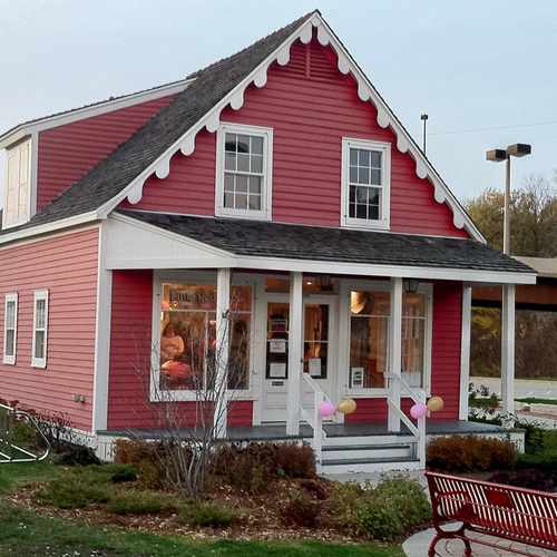 photo of Little Red Store at 7720 Harwood Avenue Milwaukee WI 53213