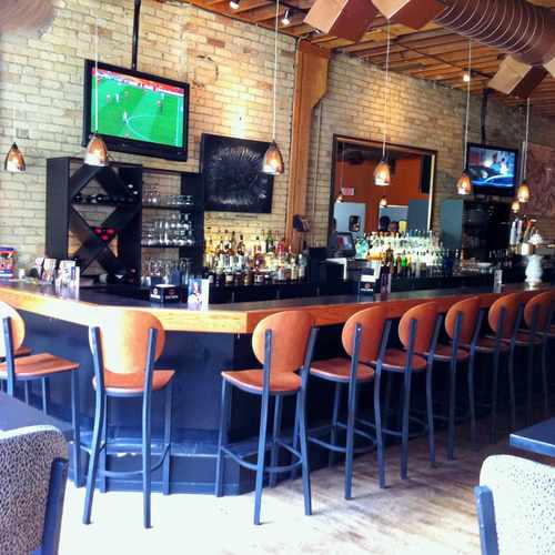 photo of Palms Bistro and Bar at 221 North Broadway Milwaukee WI 53202