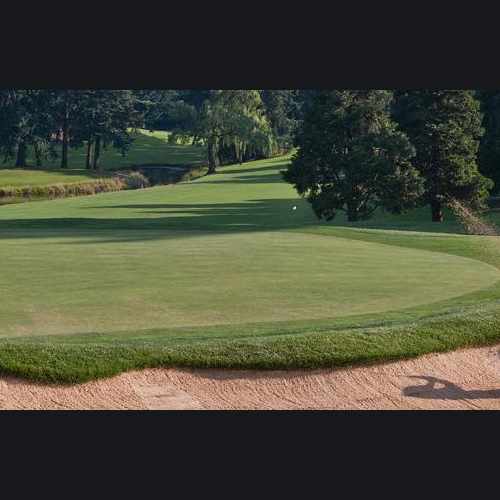 photo of Lake Oswego Country Club at 664 Country Club Drive Fayetteville NC 28301