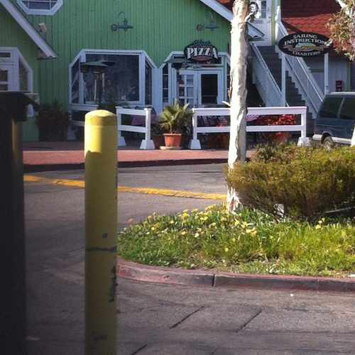 photo of Stefano's Pizza at 429 Shoreline Village Drive Long Beach CA 90802