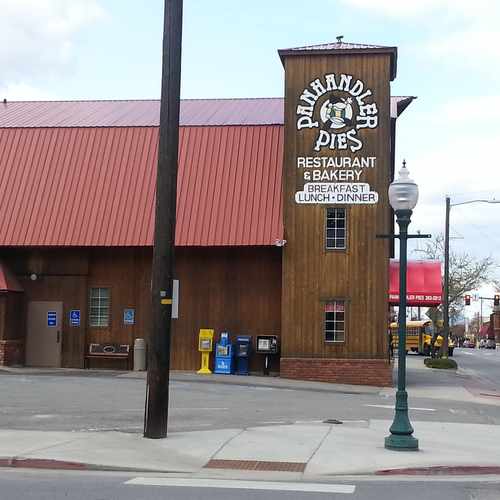 photo of Panhandler Pies Restaurant & Bakery at 120 South 1st Avenue Sandpoint ID 83864