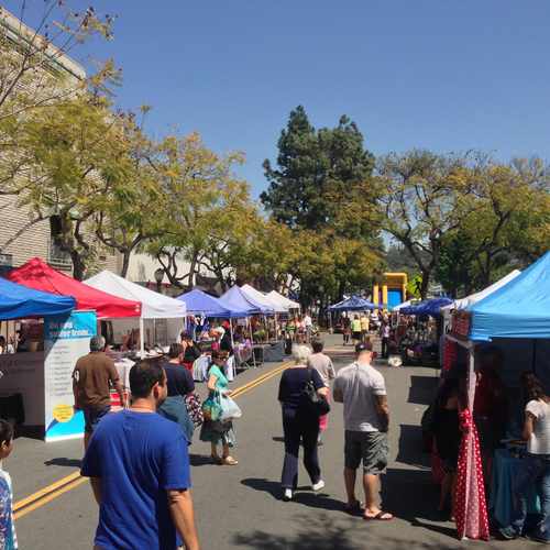 photo of Montrose Farmers Market at 3800 Sunset Avenue Glendale CA 91020