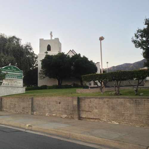 photo of La Crescenta Lutheran Church at 3561 Foothill Boulevard La Crescenta-Montrose CA 91214