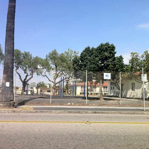 photo of Burbank Elementary School at 445 Dawson Avenue Long Beach CA 90814