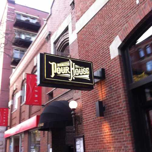 photo of Old Town Pour House at 1419 North Wells Street Chicago IL 60610