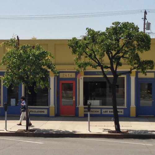 photo of Whites Art Framing & Restoration at 2414 Honolulu Avenue Glendale CA 91020