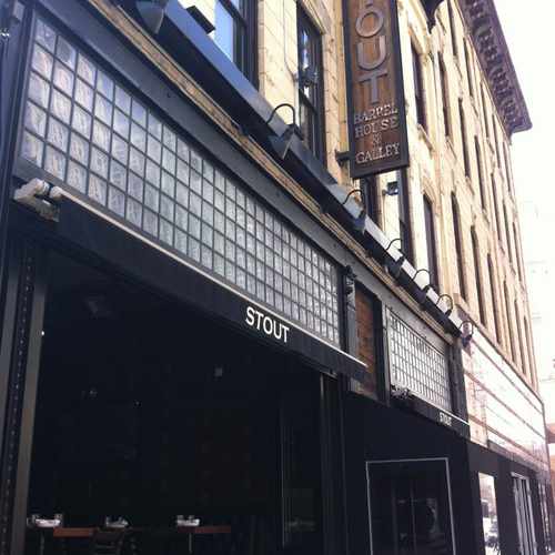 photo of Stout Barrel House & Pizza at 642 North Clark Street Chicago IL 60654