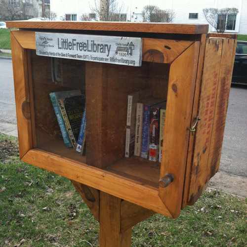 photo of Little Community Library at 2429 Emerson Avenue South Minneapolis MN 55405