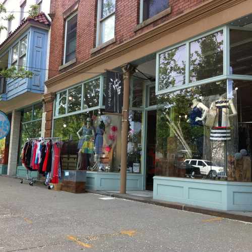 photo of Banyan Tree at 2242 Professor Avenue Cleveland OH 44113