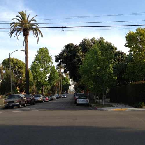 photo of Broadway and MiraMar at 233 Miramar Avenue Long Beach CA 90803