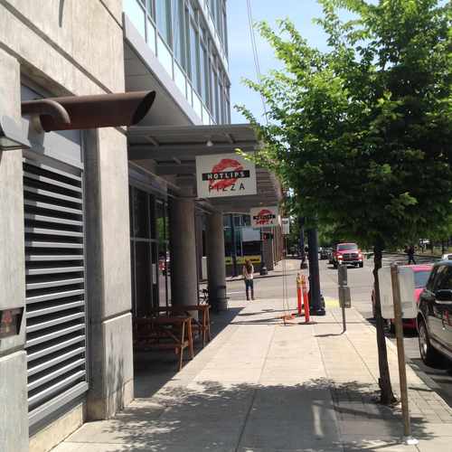 photo of Hot lips pizza at 1 Northwest 19th Avenue Portland OR 97209