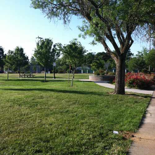 photo of Dixieland Park at 2415 Evergreen Street Sacramento CA 95815