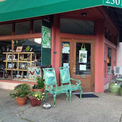 photo of A Show of Hands at 2301 Mount Vernon Avenue Alexandria VA 22301