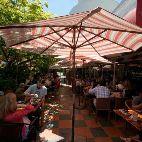 photo of Tower Cafe at 1518 Broadway Sacramento CA 95818