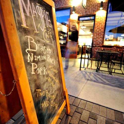 photo of Magpie Café at 1609 16th Street Sacramento CA 95814