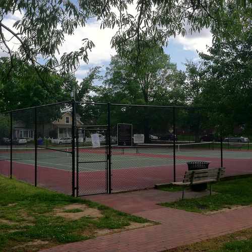 photo of Maury Park Tennis Courts at 3550 Wilson Boulevard Arlington VA 22201