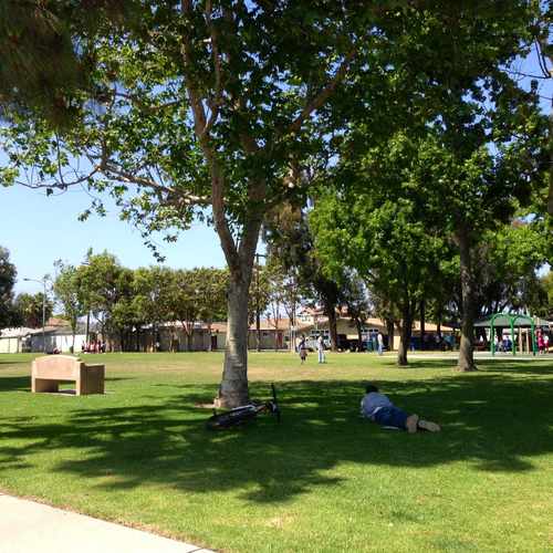 photo of Tellefson Park at 3998 Bentley Avenue Culver City CA 90232