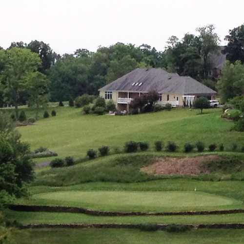 photo of Stoneleigh Golf & Country Club at 35271 Prestwick Court Round Hill VA 20141