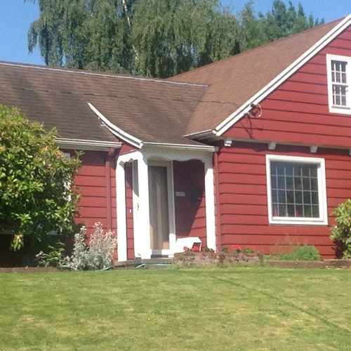 photo of NE Dekum & 32nd Pl at 6721 Northeast 33rd Avenue Portland OR 97211