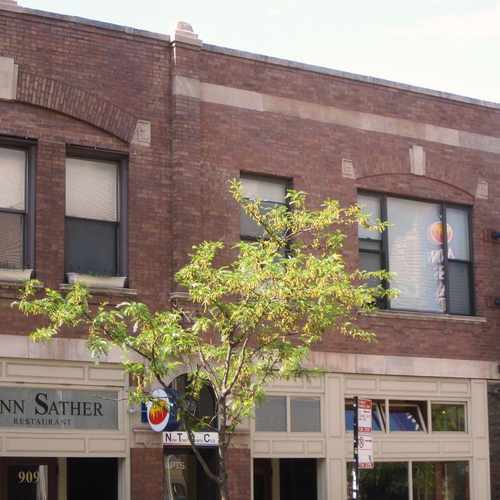 photo of Ann Sather Restaurant at 909 West Belmont Avenue Chicago IL 60657