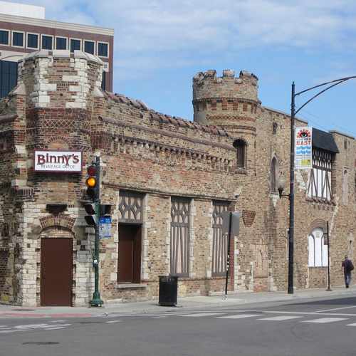 photo of Binnys at 3000 North Clark Street Chicago IL 60657