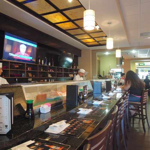 photo of Bai Plu Thai & Sushi Bar at 2119 North Bellflower Boulevard Long Beach CA 90815