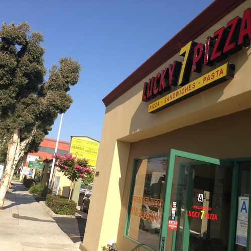 photo of Lucky Seven Pizza at 430 West Wilson Avenue Glendale CA 91203