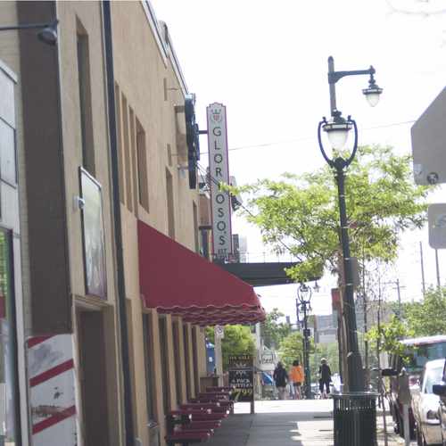 photo of Glorioso's Gold Imports And Diamond at 1018 East Brady Street Milwaukee WI 53202