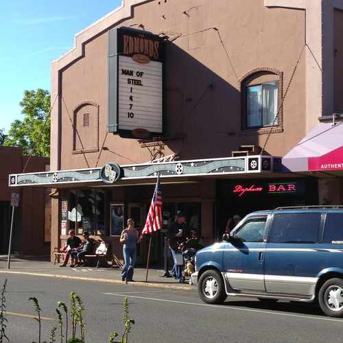 photo of Edmonds Bakery at 418 Main Street Edmonds WA 98020