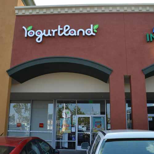 photo of Yogurtland at 5375 West Centinela Avenue Los Angeles CA 90056
